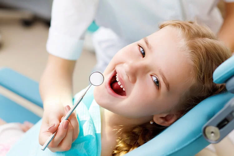 Çocuklarda Diş Sağlığı: Hangi Yaşta Nelere Dikkat Etmelisiniz?